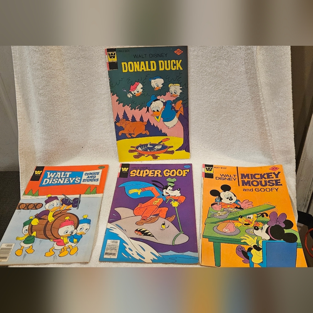 DISNEY COMICS- SET OF 4